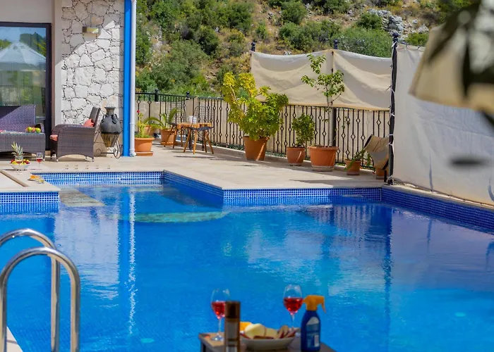 Orpheus - Kalkan, Islamlar