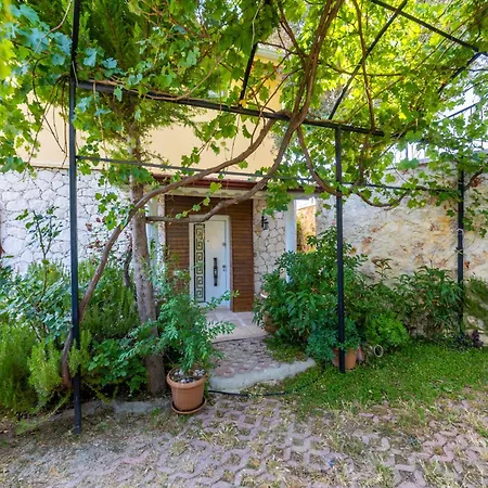 Orpheus - Kalkan, Islamlar Vilă *