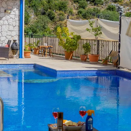 Orpheus - Kalkan, Islamlar