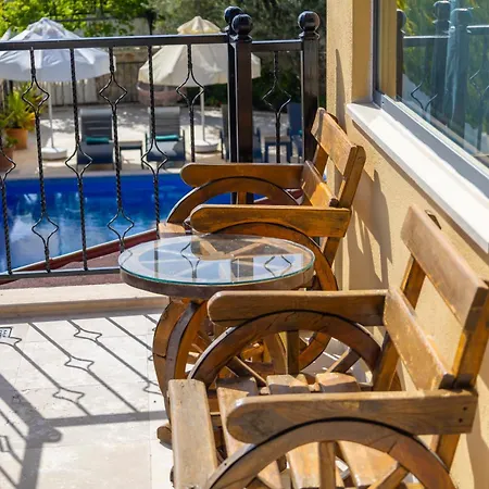 Vilă Orpheus - Kalkan, Islamlar