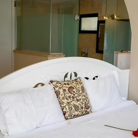 Orpheus - Kalkan, Islamlar Vilă